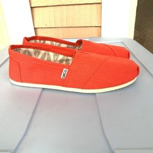 TOMS classic shoes